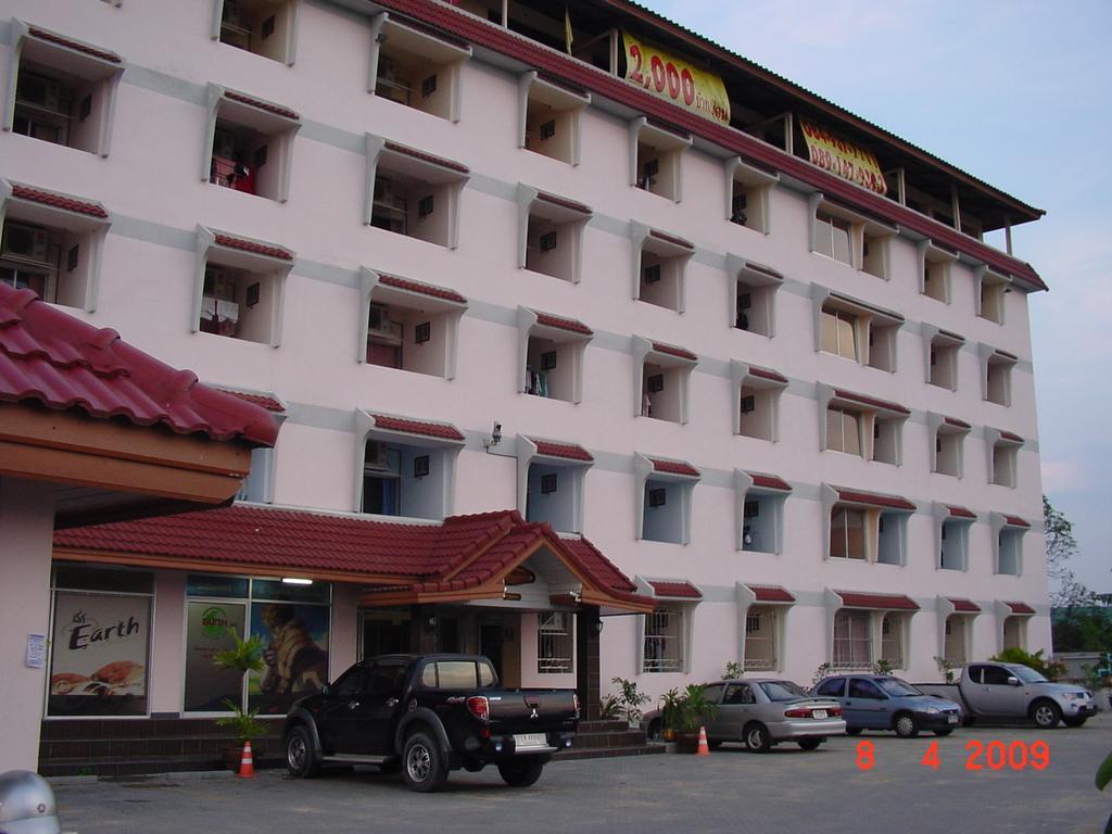 Earth Mansion Sai 5 Hotel Sampran Exterior photo